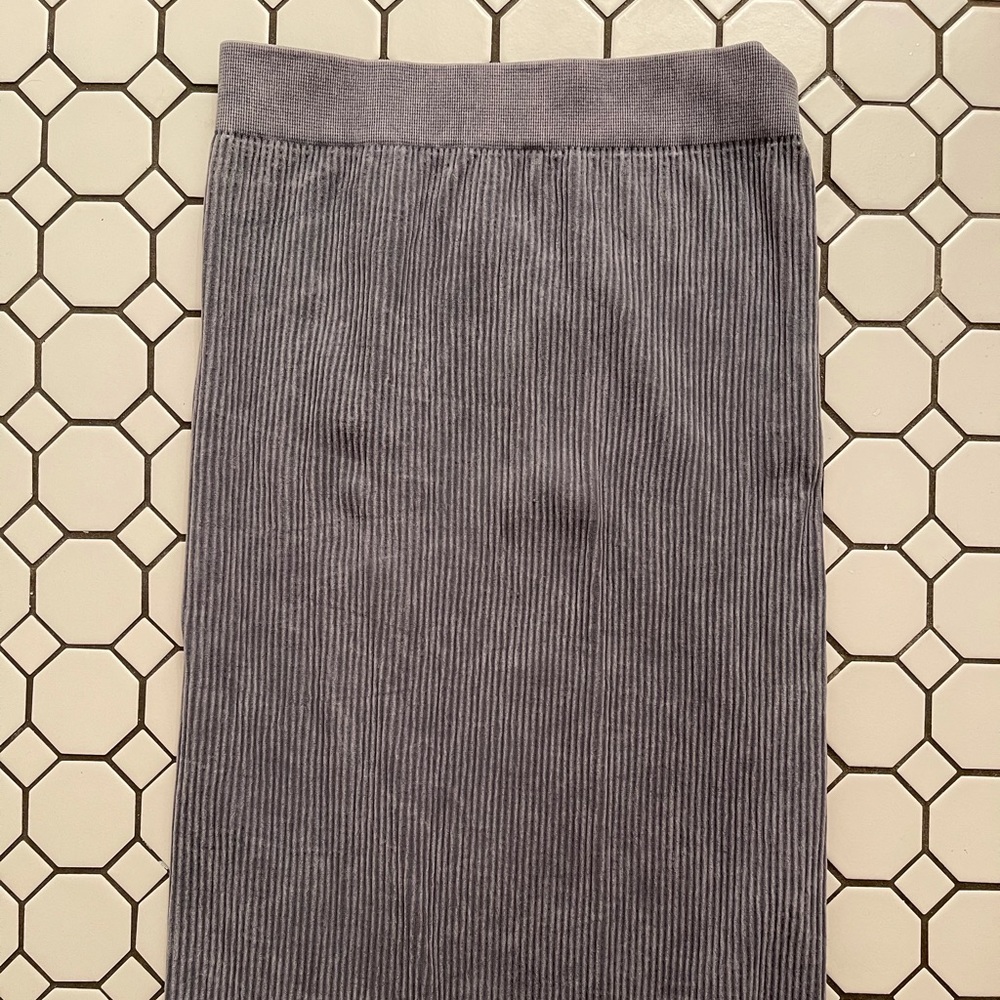 Amazon knee/below knee body con skirt